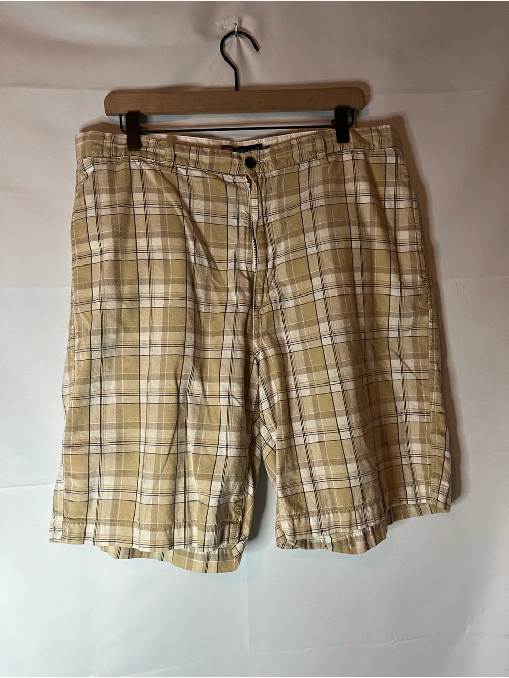 Chaps Beige Plaid Flat-Front Men's Shorts